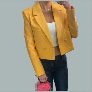 Yellow cropped blazer